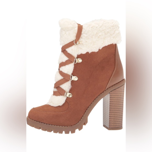 BCBGeneration Women's Hiker Ankle Boot, size 8 - Picture 3 of 14